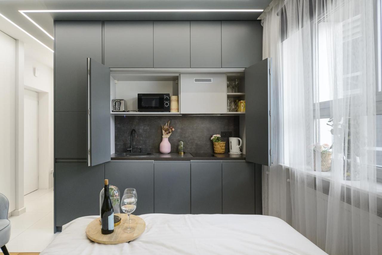 Luxury Apartments Near Warsaw Uprising Museum エクステリア 写真