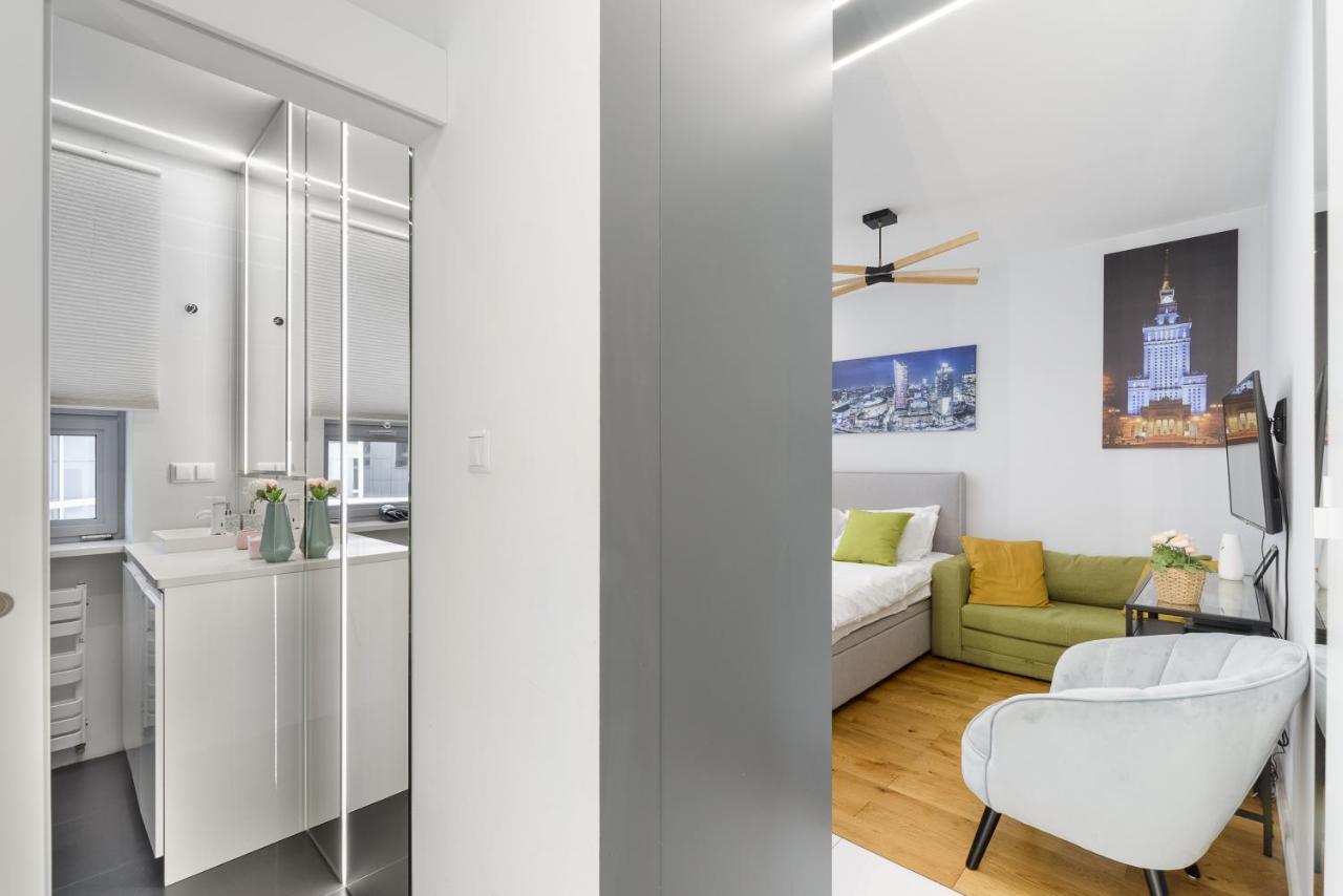 Luxury Apartments Near Warsaw Uprising Museum エクステリア 写真